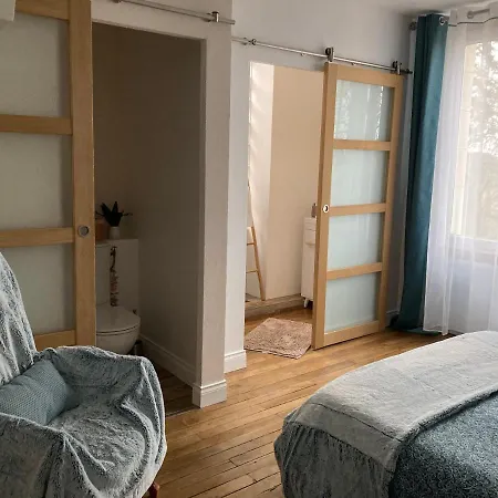 בית הארחה Zen Chateau De La Bouchatte 3*