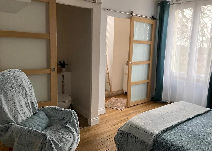 Guest house Zen Chateau De La Bouchatte 3*